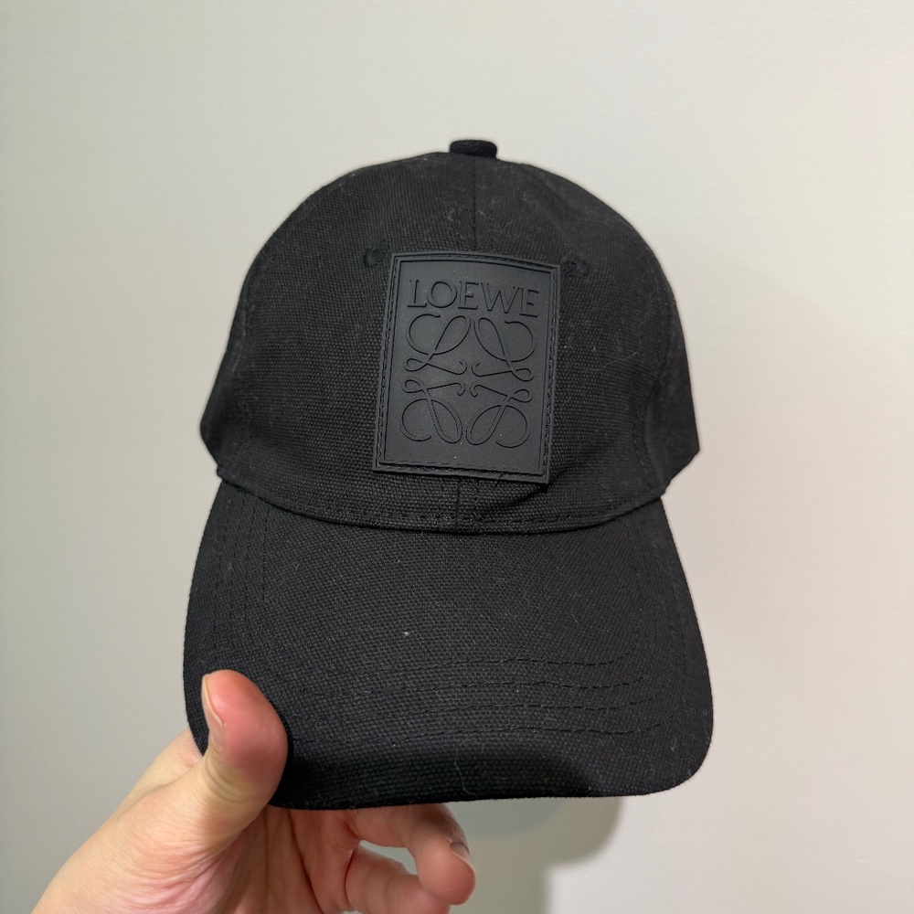 The loewe Black Cap